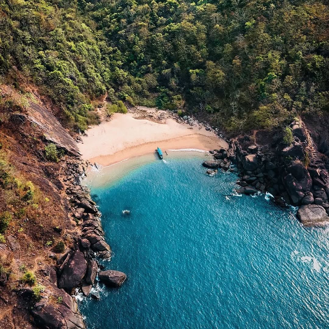 Guide to Investing in Beachfront Plots in Porvorim, Goa